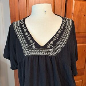 Sonoma Black Embroidered Short Sleeve Blouse